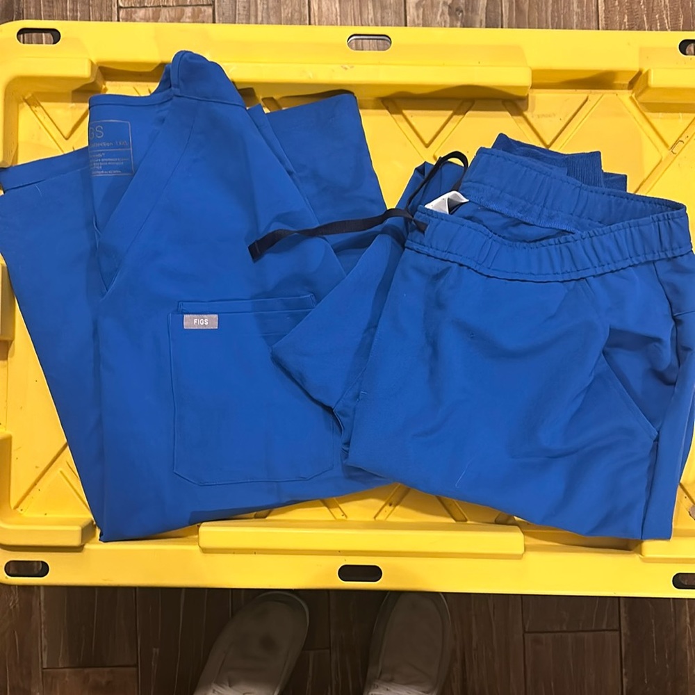 Figs technical collection xxl top, xl-t bottoms (men’s)